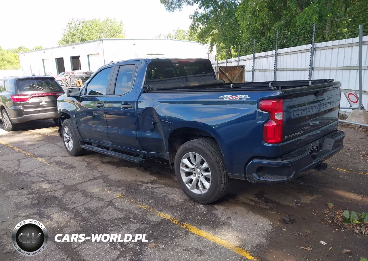 2020 Chevrolet Silverado 1500 4Wd Standard Bed Custom VIN:1GCRYBEH1LZ286712 - 3