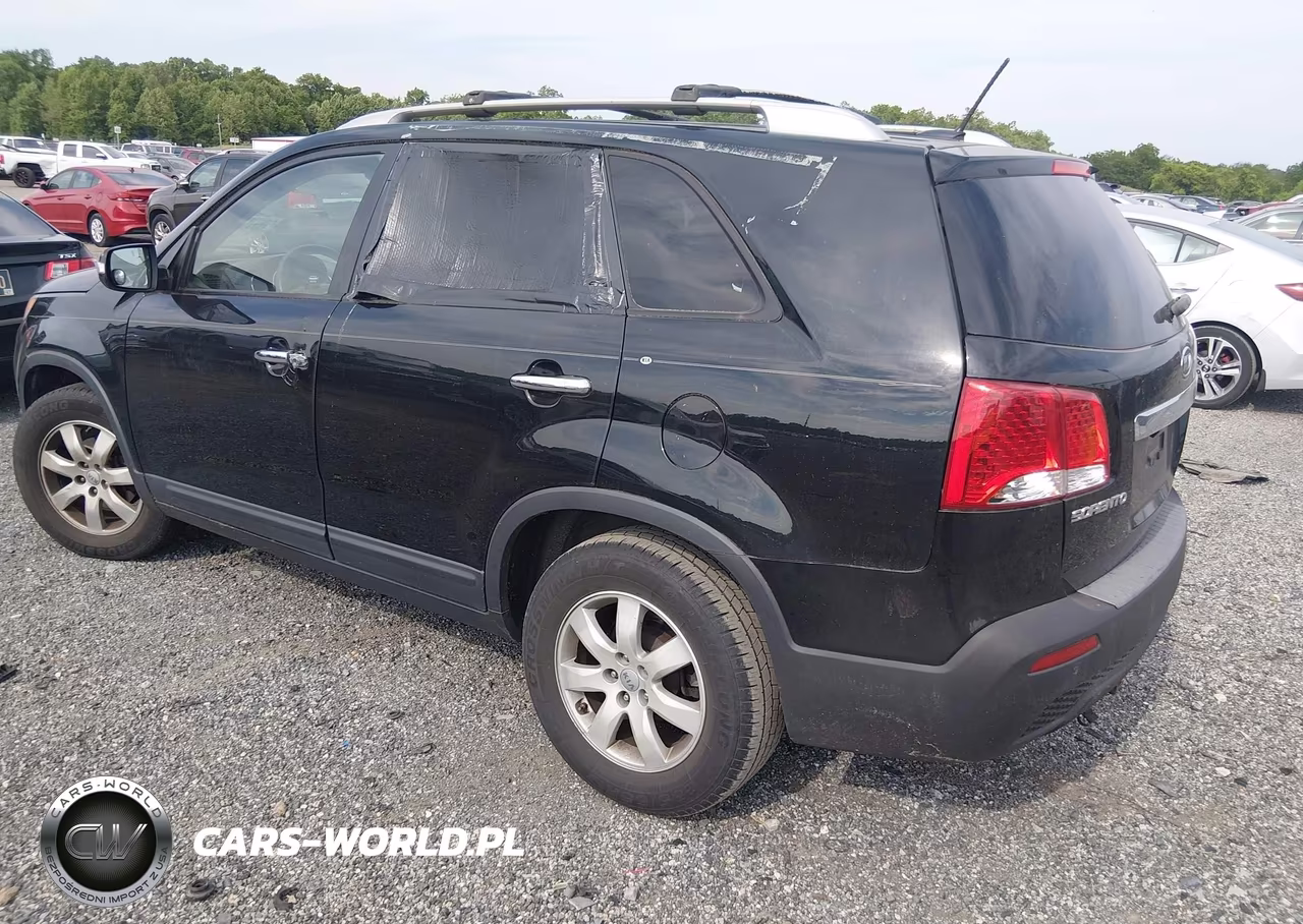 2013 Kia Sorento Lx VIN:5XYKT3A67DG347944 - 3