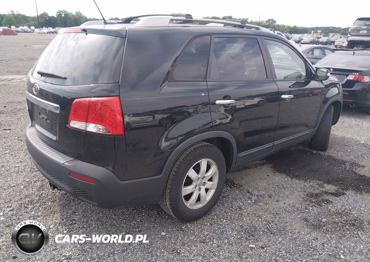2013 Kia Sorento Lx VIN:5XYKT3A67DG347944 - 4