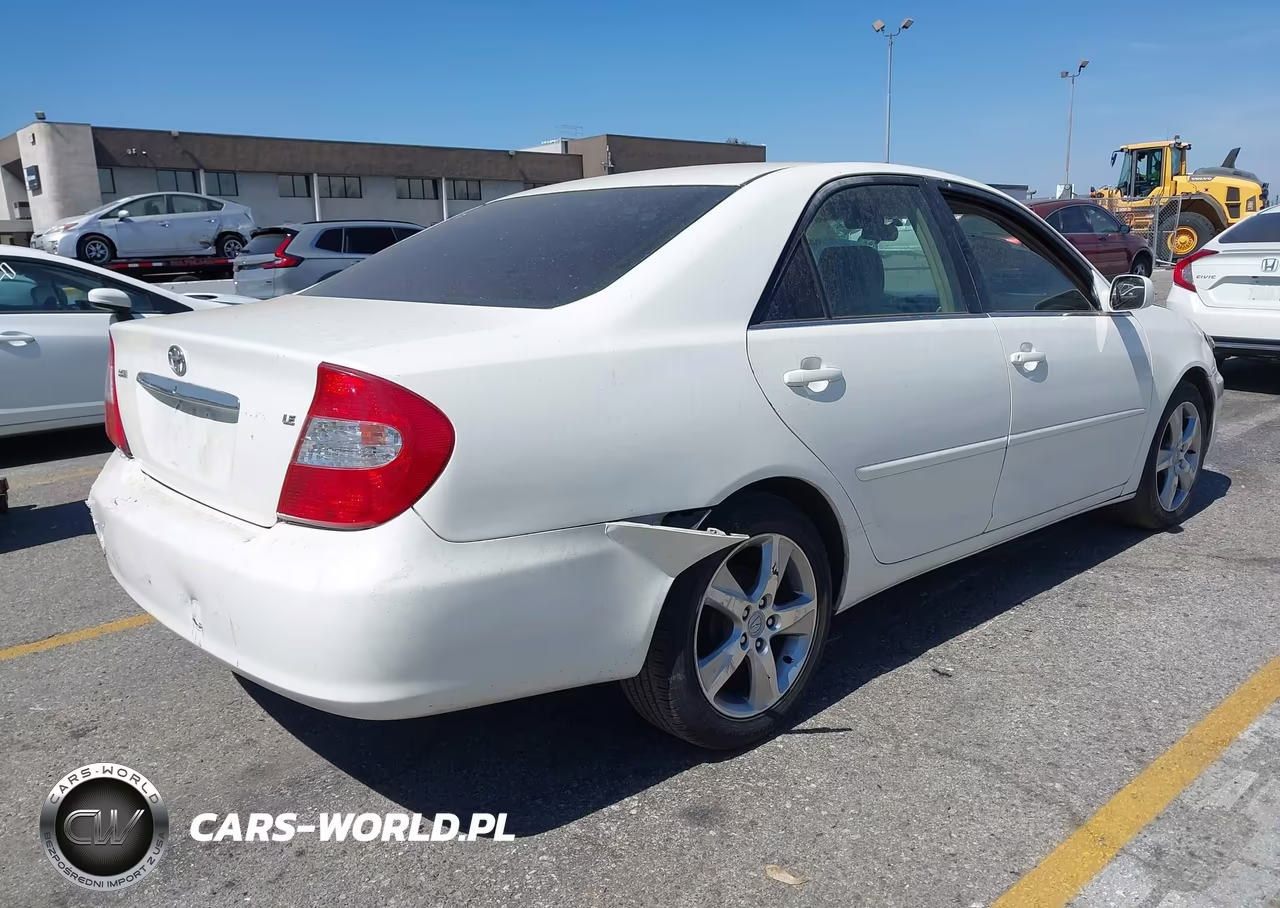 2003 Toyota Camry Le VIN:4T1BE32K43U173135 - 4