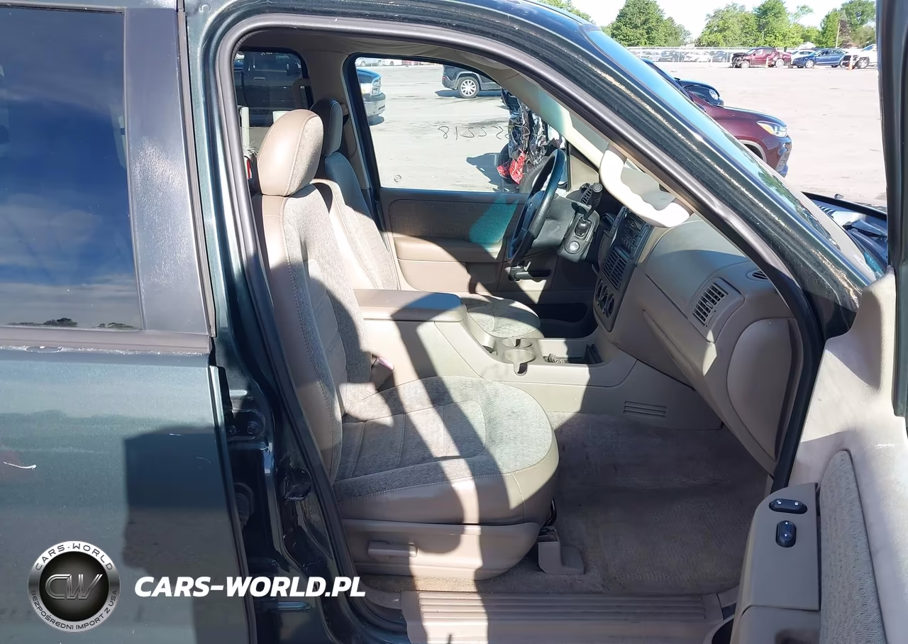 2002 Ford Explorer Xls VIN:1FMZU72E42ZC41079 - 5