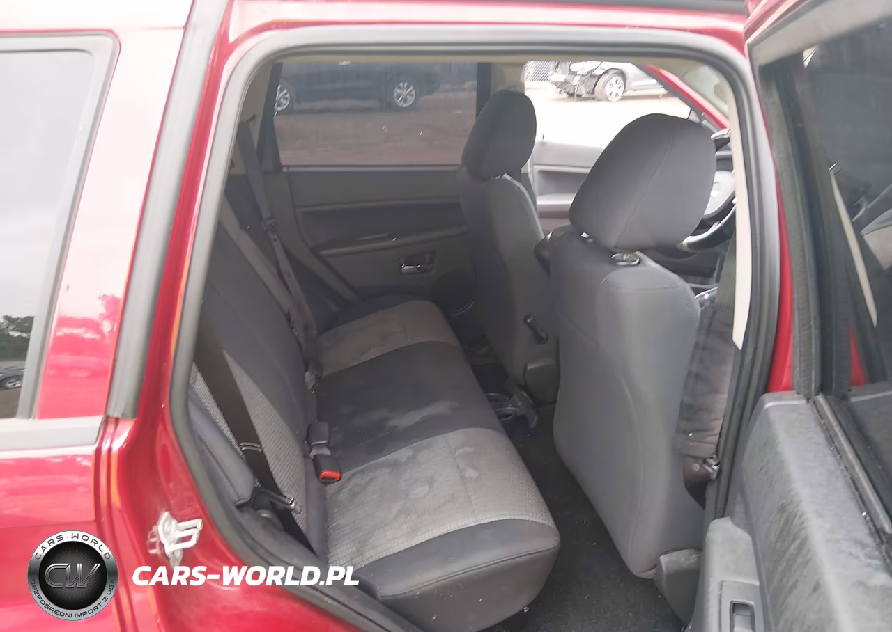 2010 Jeep Grand Cherokee Laredo VIN:1J4PR4GK0AC147271 - 8