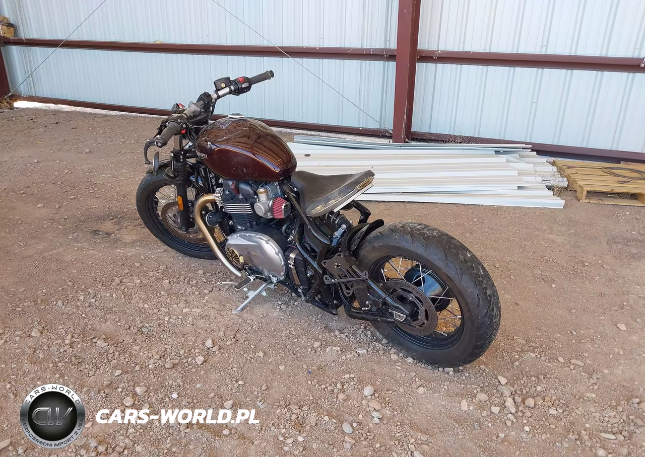 2018 Triumph Motorcycle Bonneville Bobber VIN:SMTD42HL5JT841202 - 3