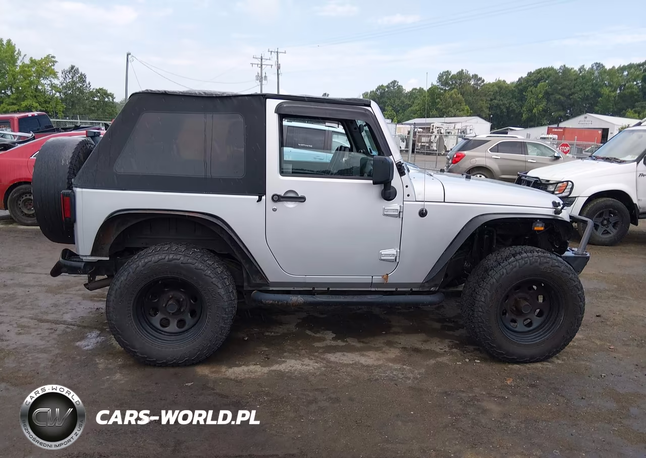 2008 Jeep Wrangler Sahara VIN:1J4FA54138L616786 - 13