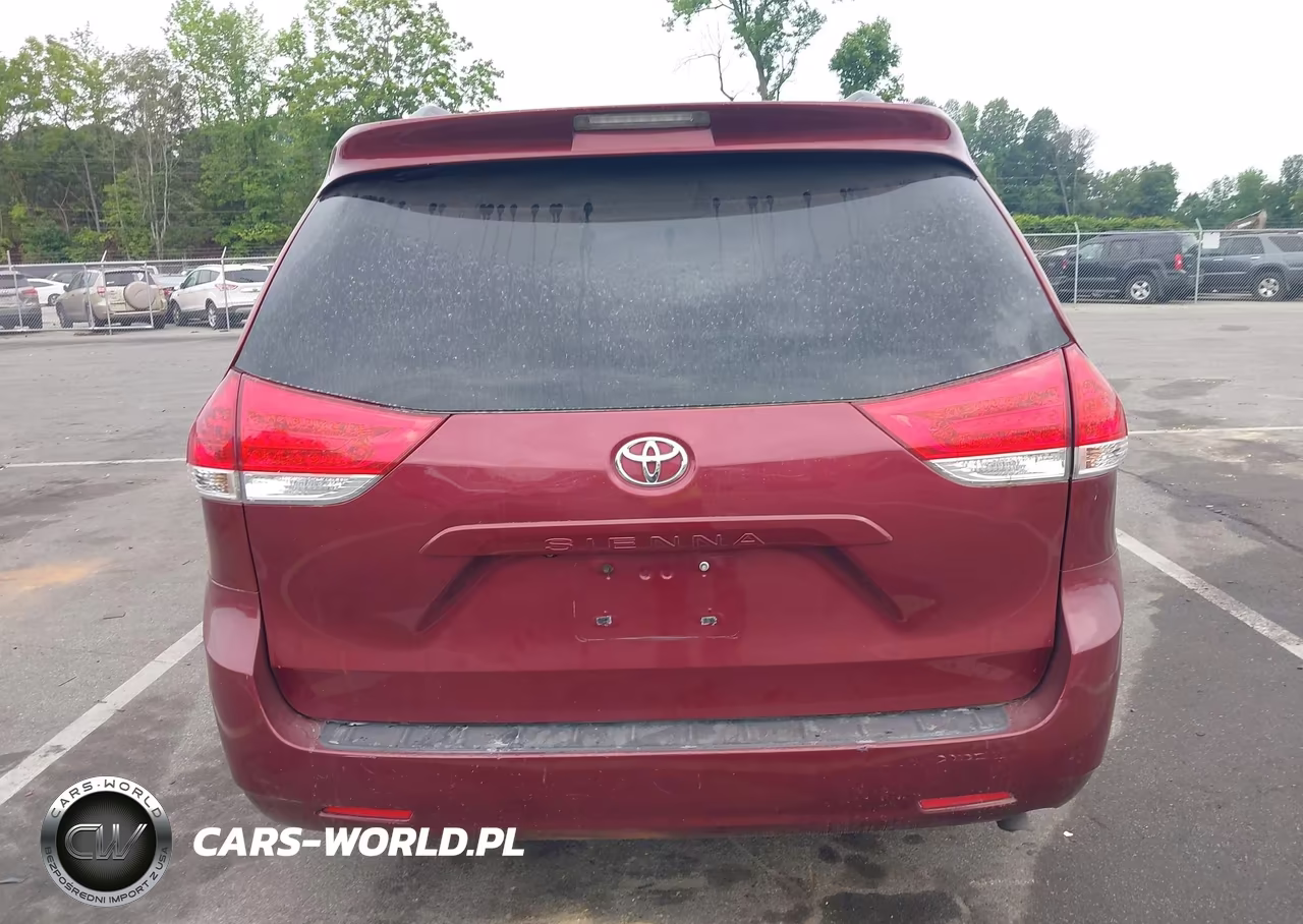 2011 Toyota Sienna Le V6 VIN:5TDKK3DC6BS143057 - 16