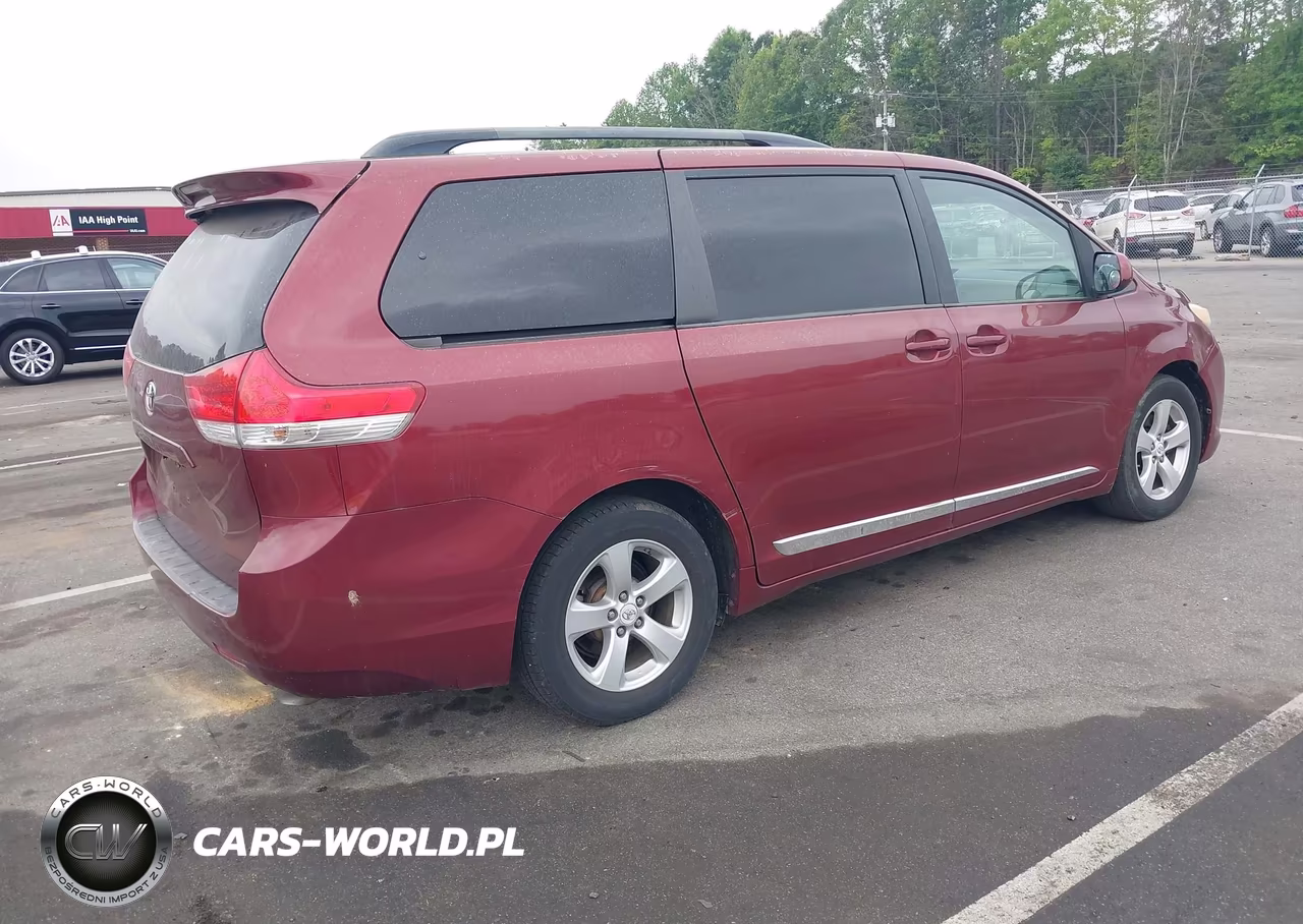2011 Toyota Sienna Le V6 VIN:5TDKK3DC6BS143057 - 4