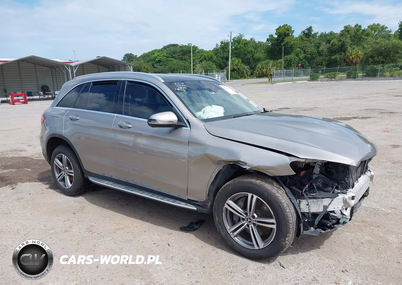 2020 Mercedes-Benz Glc 300 – zdjęcie 1 z 17