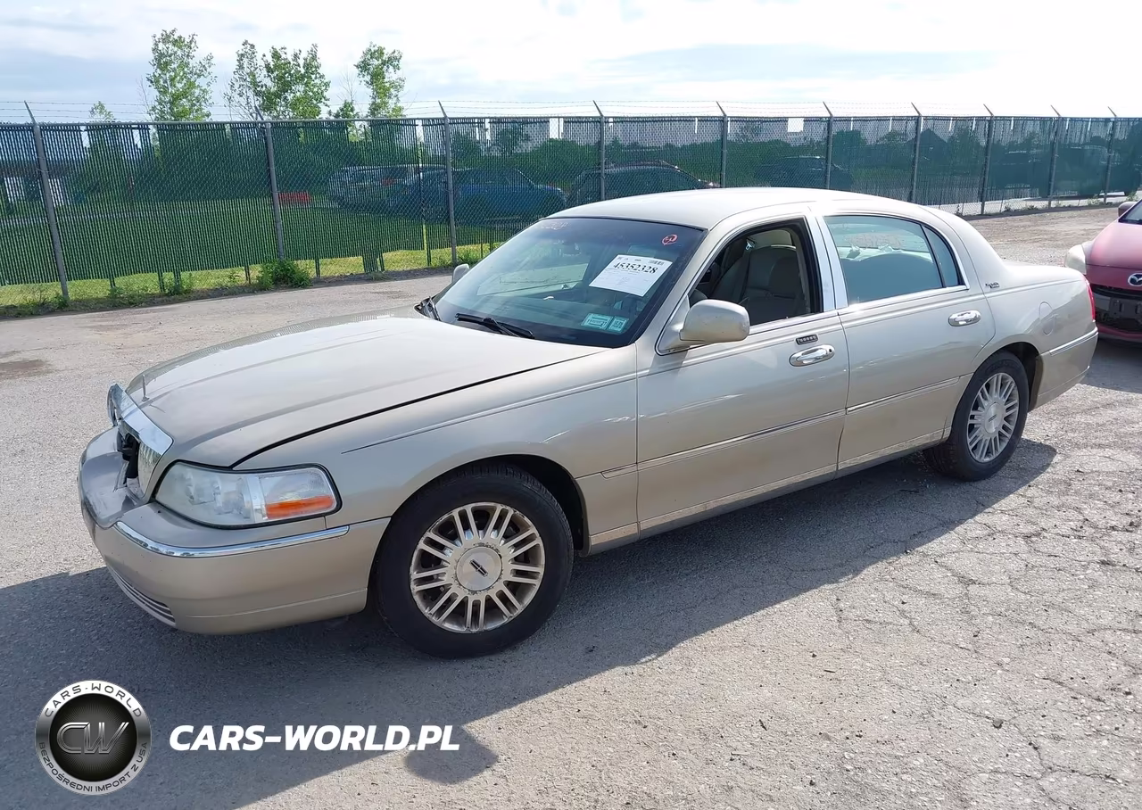 2010 Lincoln Town Car Signature Limited VIN:2LNBL8CV8AX752484 - 2
