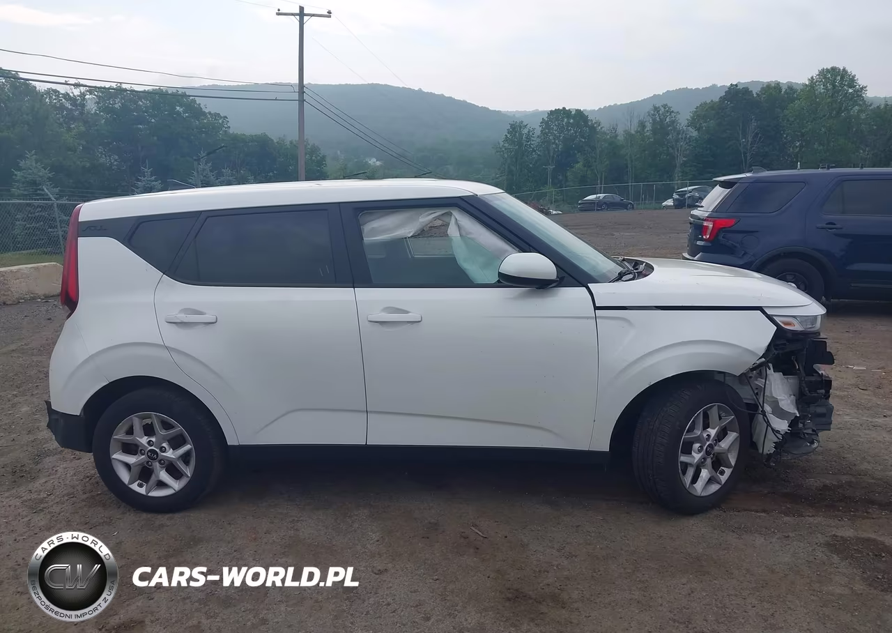 2021 Kia Soul S VIN:KNDJ23AU6M7751215 - 14