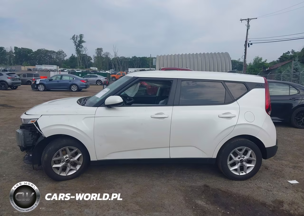 2021 Kia Soul S VIN:KNDJ23AU6M7751215 - 15