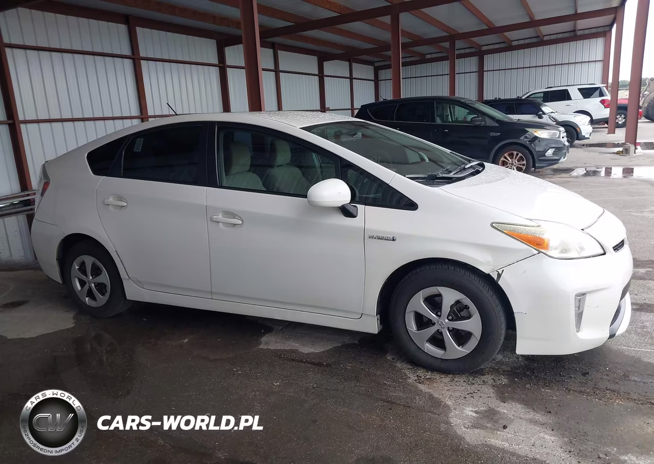 2015 Toyota Prius Two VIN:JTDKN3DU6F0414742 - 13