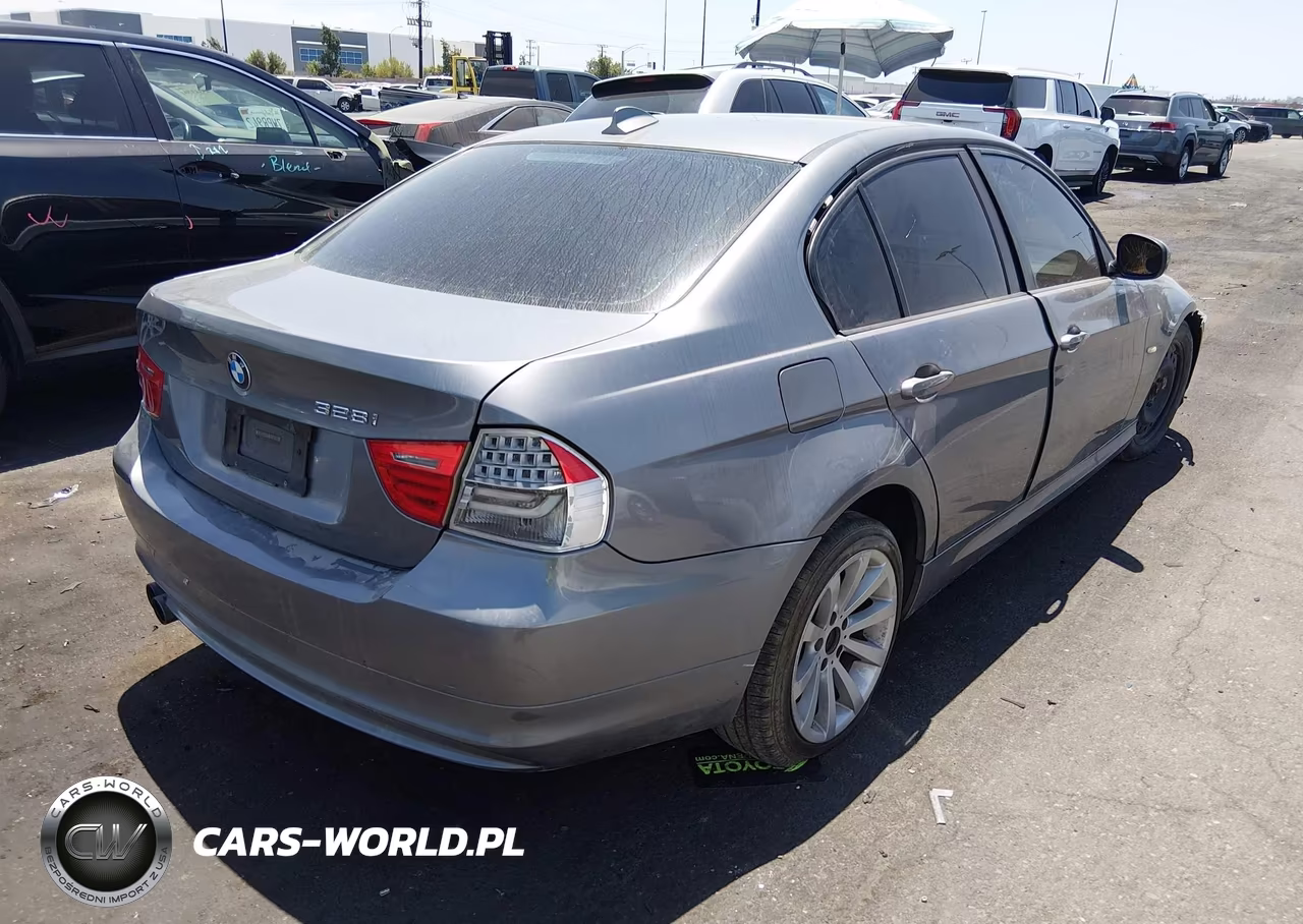 2011 BMW 328I VIN:WBAPH7C55BE676003 - 4