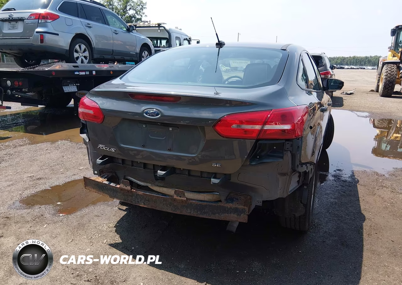 2017 Ford Focus Se VIN:1FADP3F29HL327973 - 6
