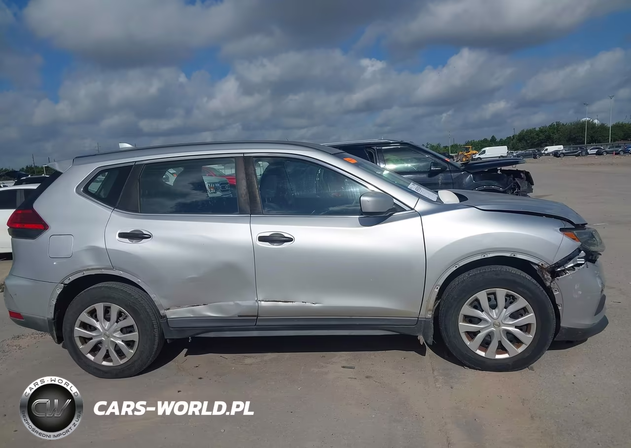 2017 Nissan Rogue S VIN:KNMAT2MT2HP558026 - 13