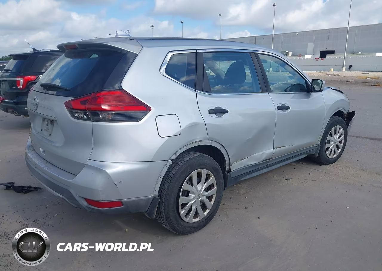 2017 Nissan Rogue S VIN:KNMAT2MT2HP558026 - 4