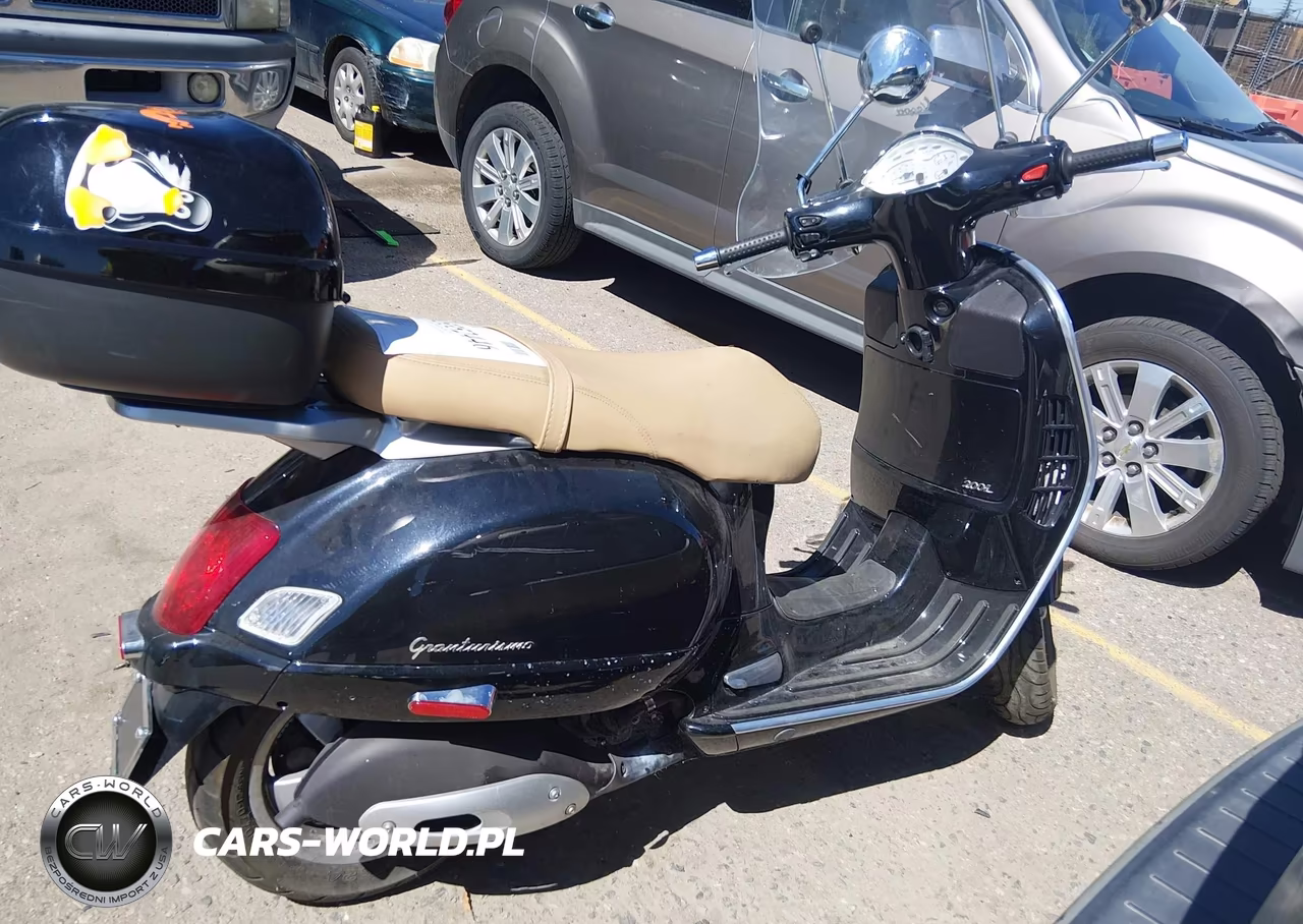 2007 Vespa Granturismo 200 VIN:ZAPM319K575008691 - 11