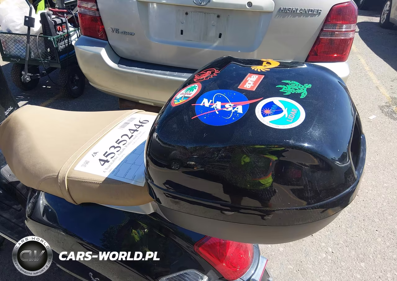 2007 Vespa Granturismo 200 VIN:ZAPM319K575008691 - 14