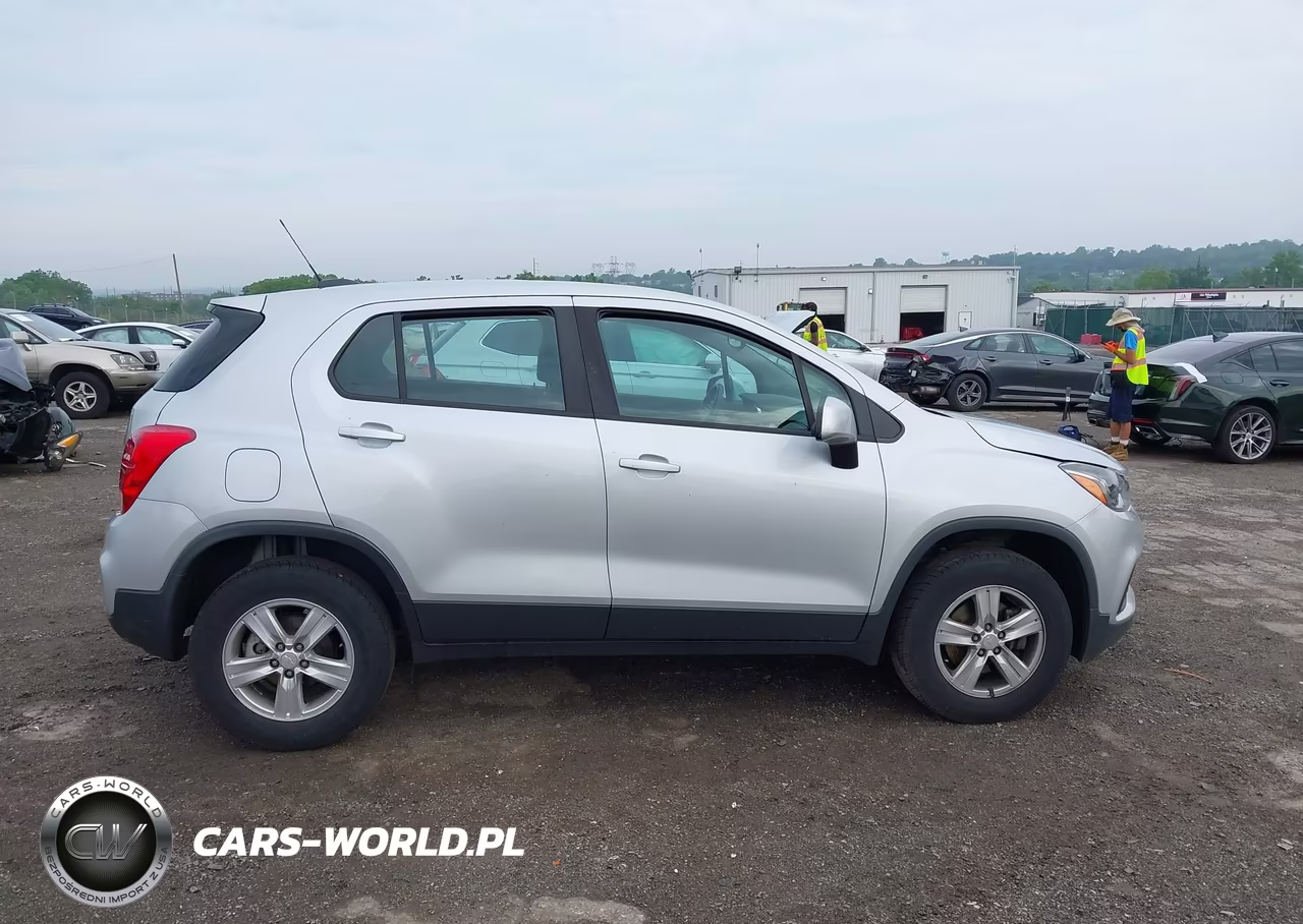 2018 Chevrolet Trax Ls VIN:3GNCJNSB6JL167335 - 13