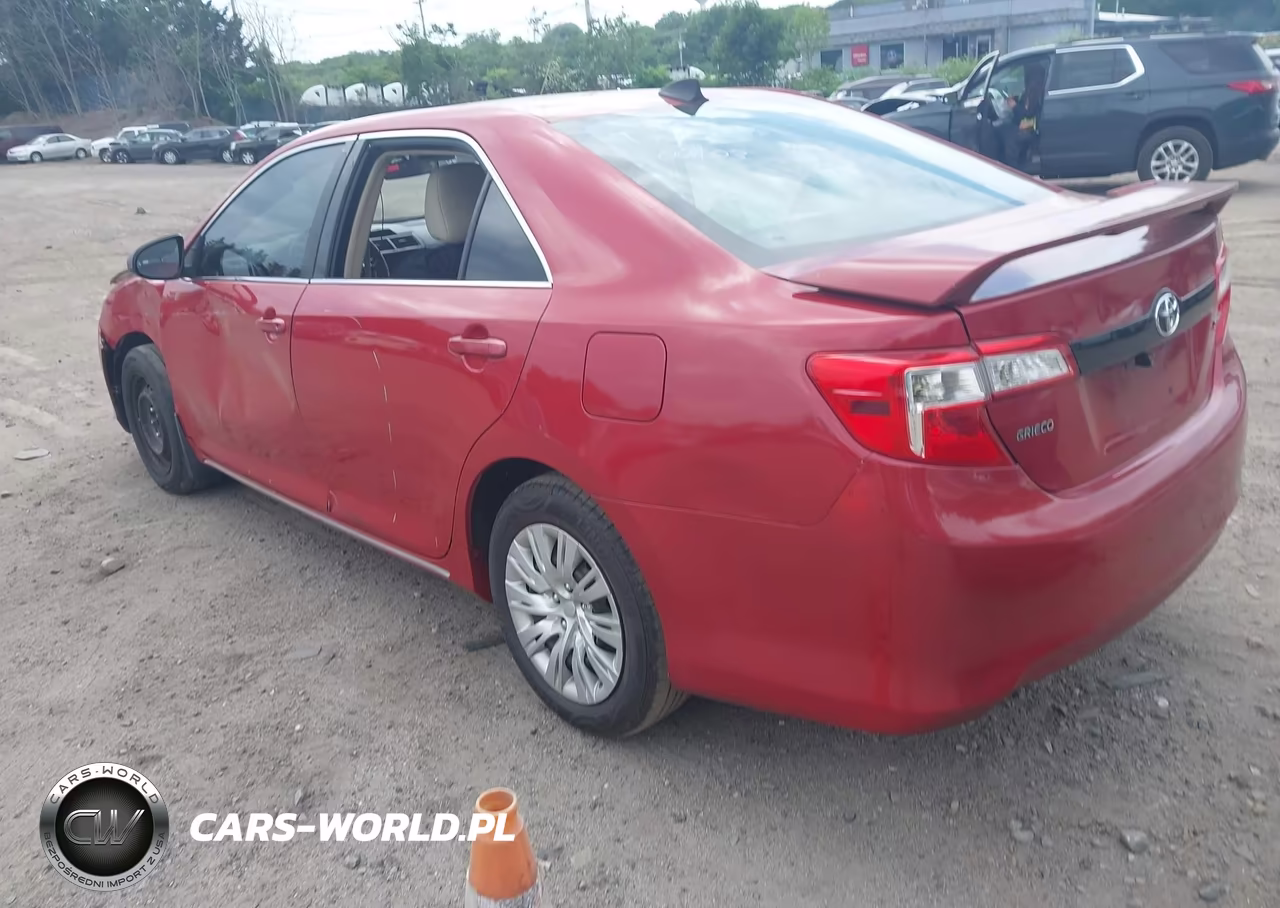 2014 Toyota Camry Le VIN:4T4BF1FK9ER384691 - 3