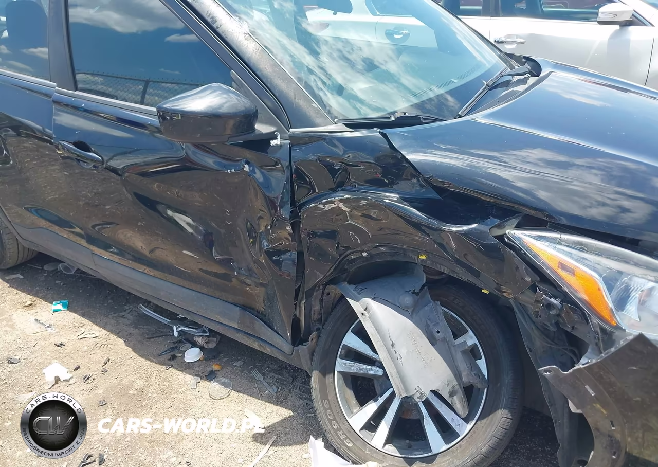 2018 Nissan Kicks Sv VIN:3N1CP5CU0JL511655 - 17