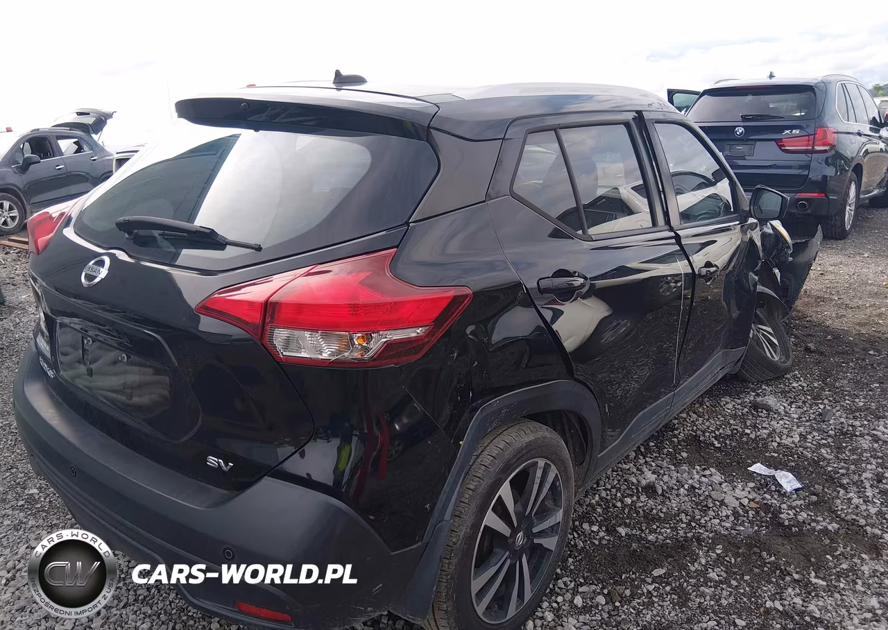 2018 Nissan Kicks Sv VIN:3N1CP5CU0JL511655 - 4