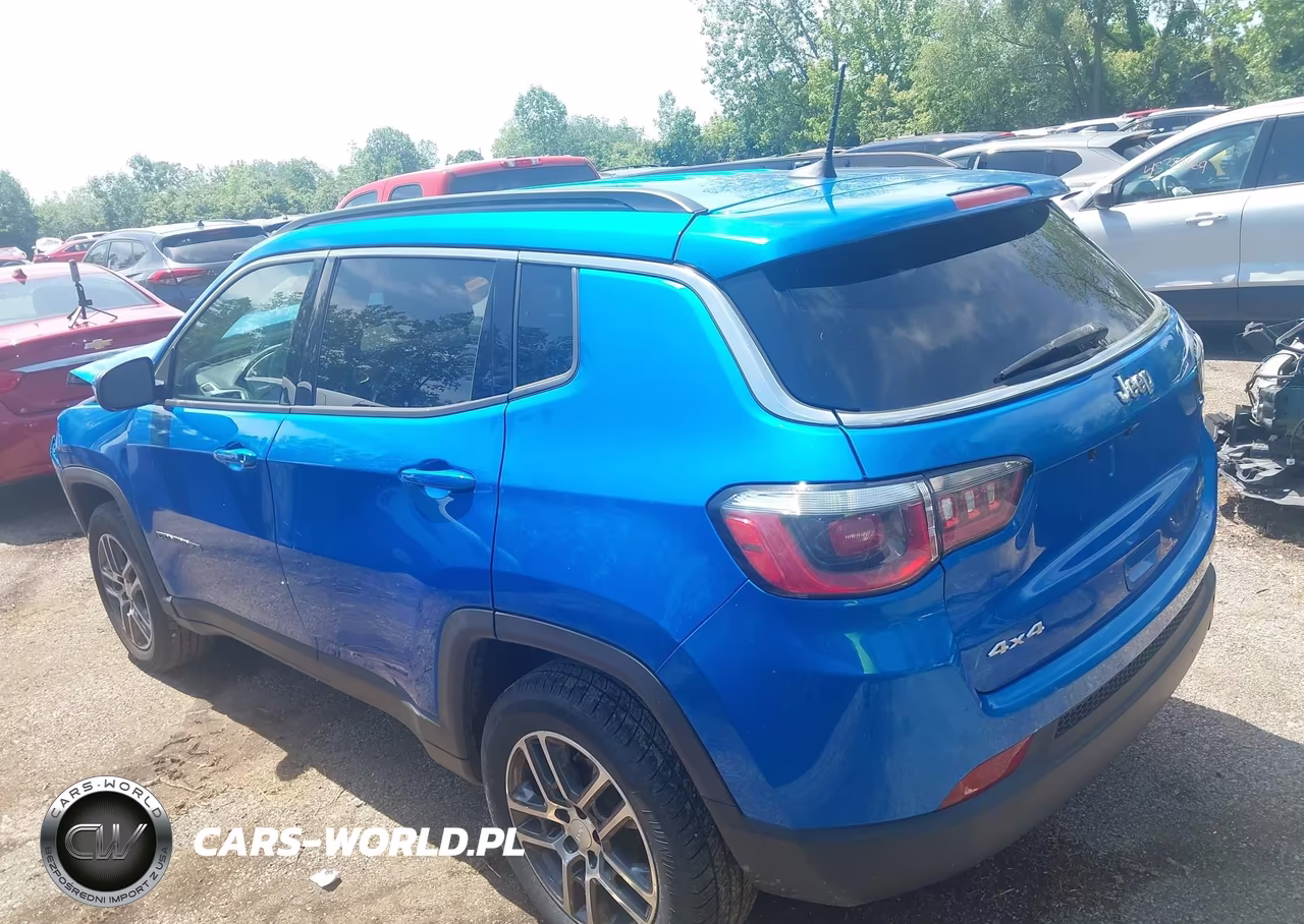 2017 Jeep New Compass Latitude 4X4 VIN:3C4NJDBB2HT627869 - 3