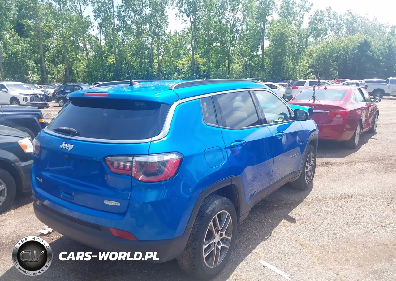 2017 Jeep New Compass Latitude 4X4 VIN:3C4NJDBB2HT627869 - 4