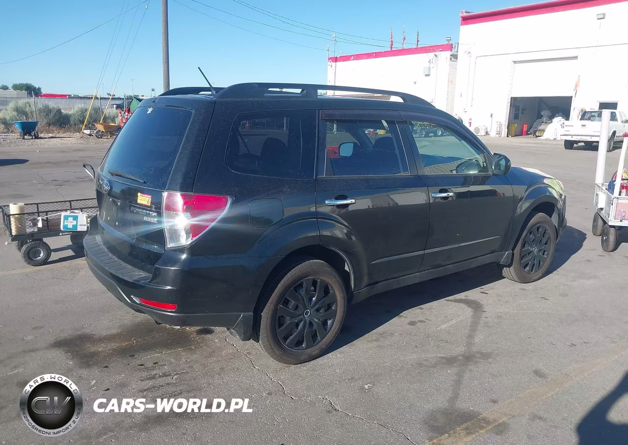 2013 Subaru Forester 2.5X Premium VIN:JF2SHADC3DG412410 - 4