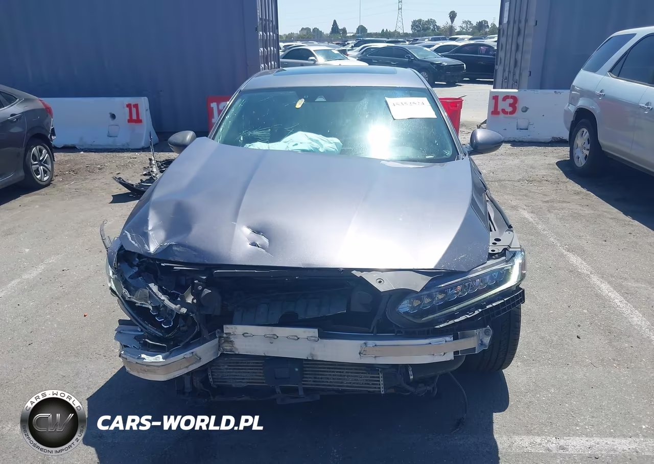 2018 Honda Accord Touring VIN:1HGCV1F97JA016817 - 13