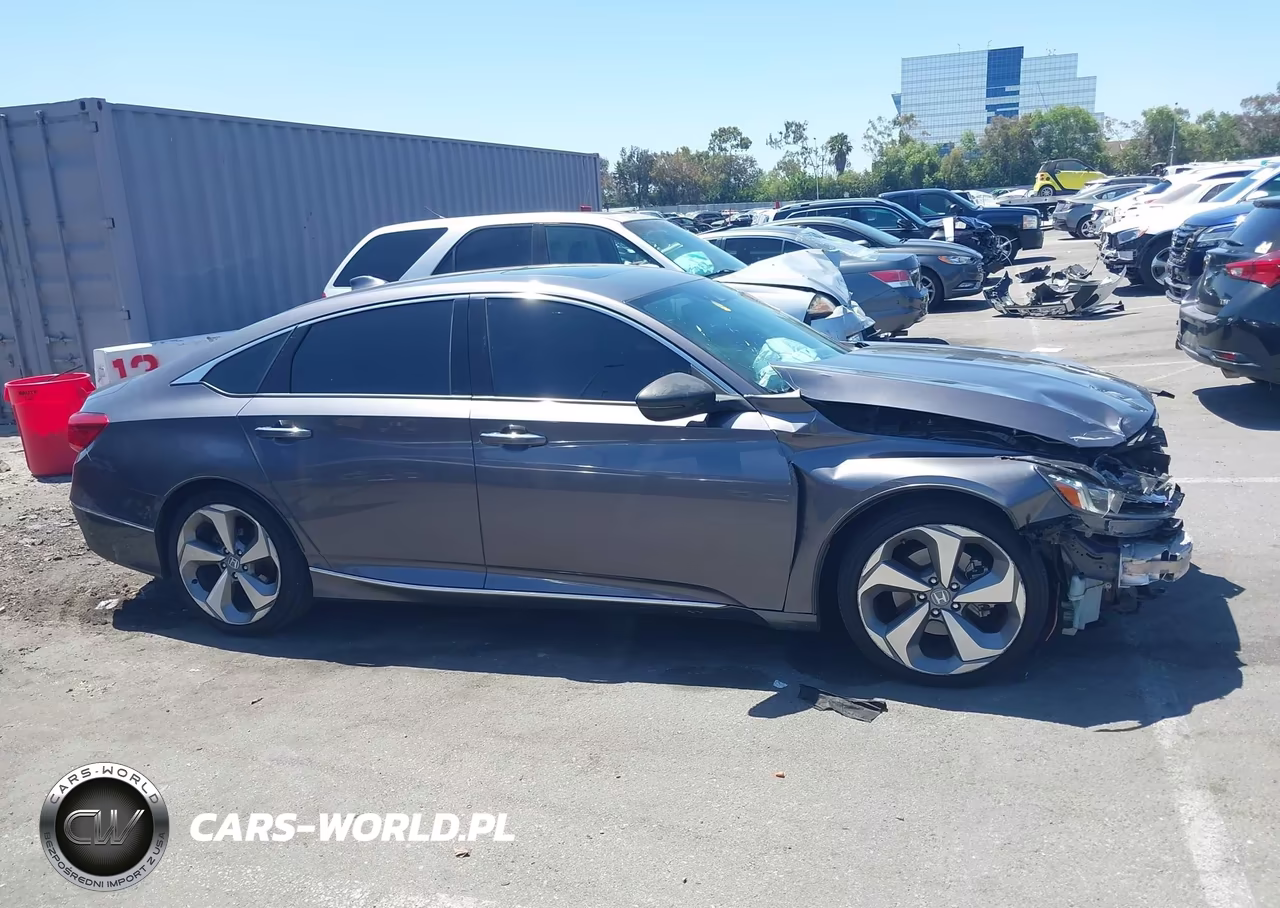2018 Honda Accord Touring VIN:1HGCV1F97JA016817 - 14