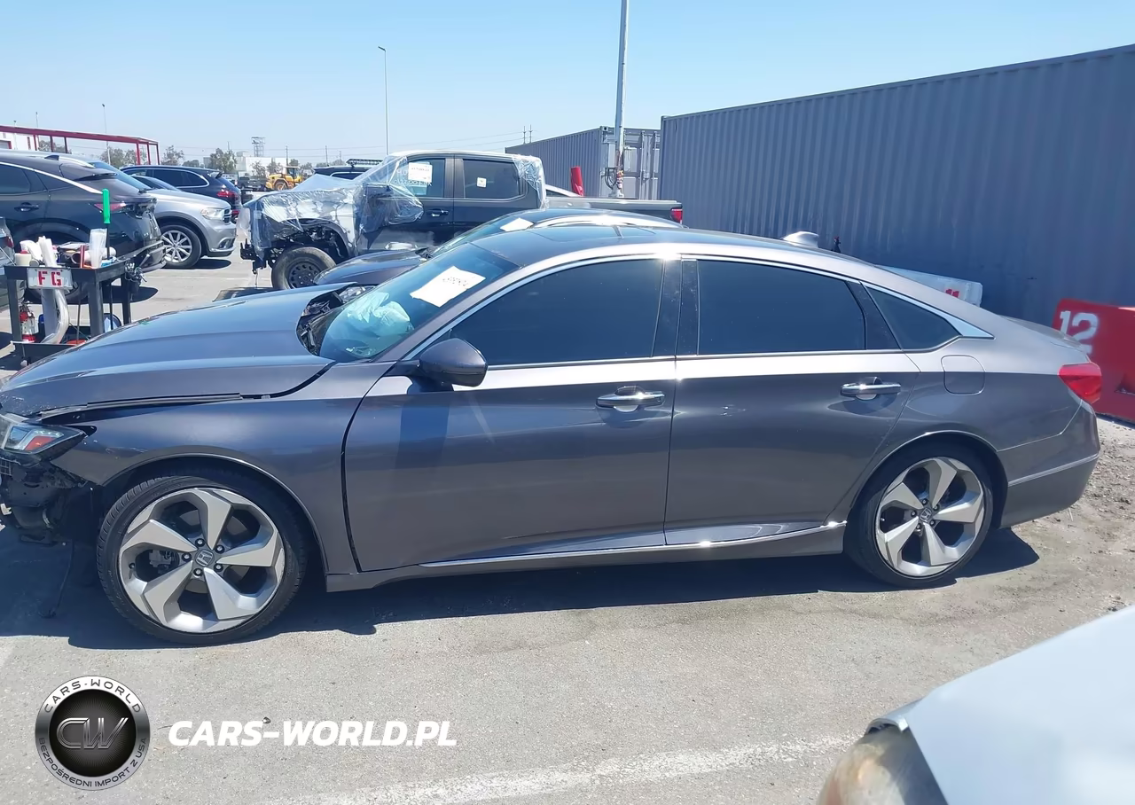 2018 Honda Accord Touring VIN:1HGCV1F97JA016817 - 15