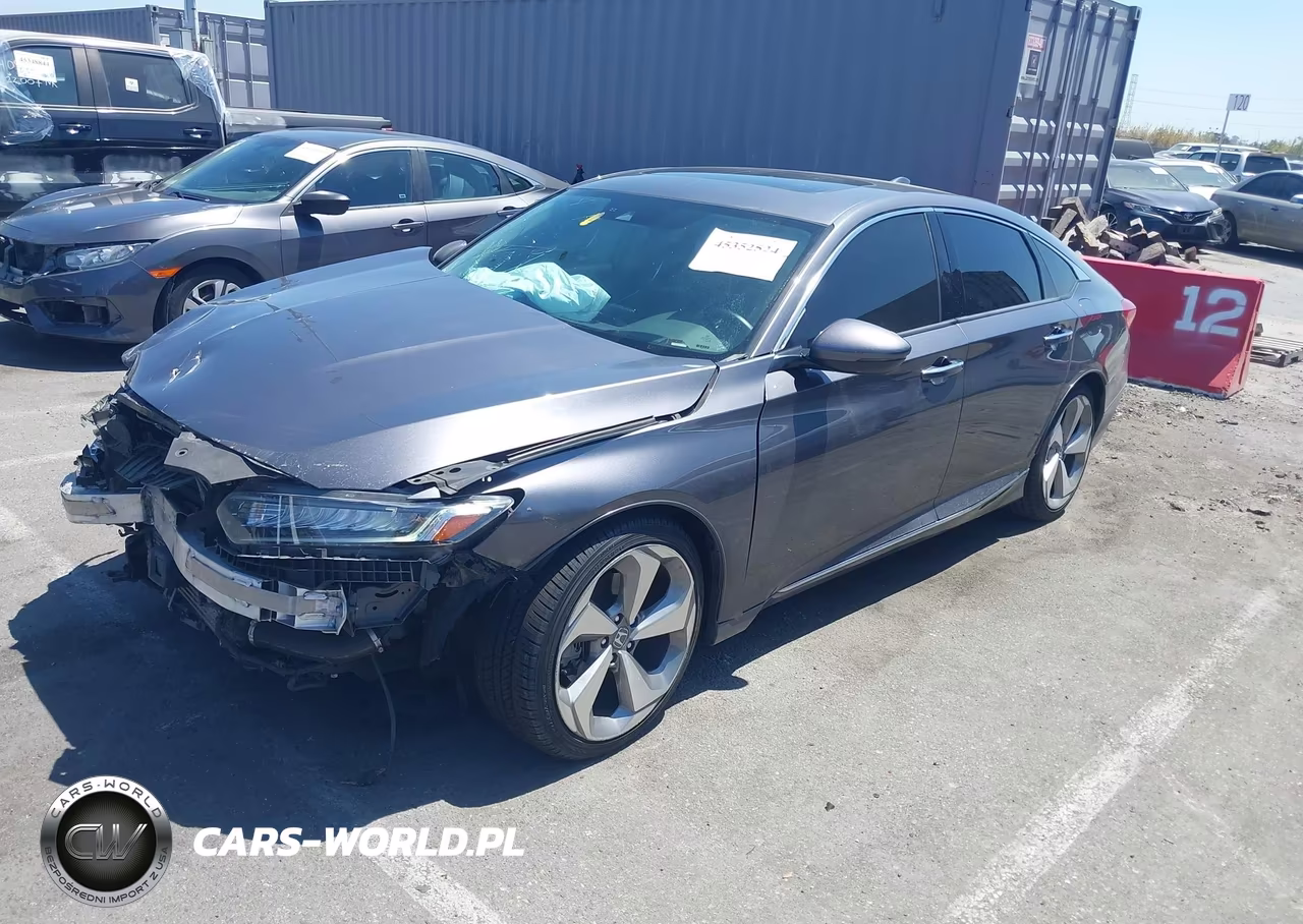 2018 Honda Accord Touring VIN:1HGCV1F97JA016817 - 2