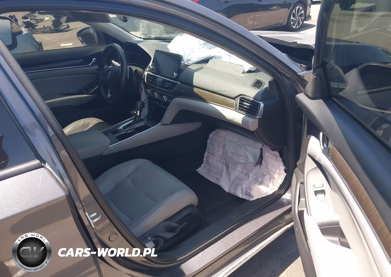 2018 Honda Accord Touring VIN:1HGCV1F97JA016817 - 5