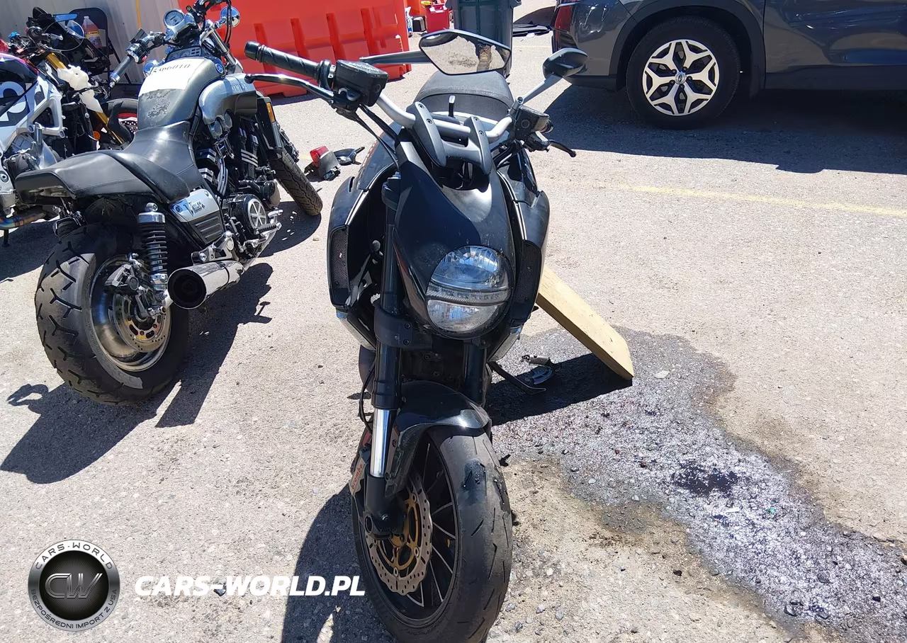 2012 Ducati Diavel VIN:ZDM13BLW0CB008698 - 5