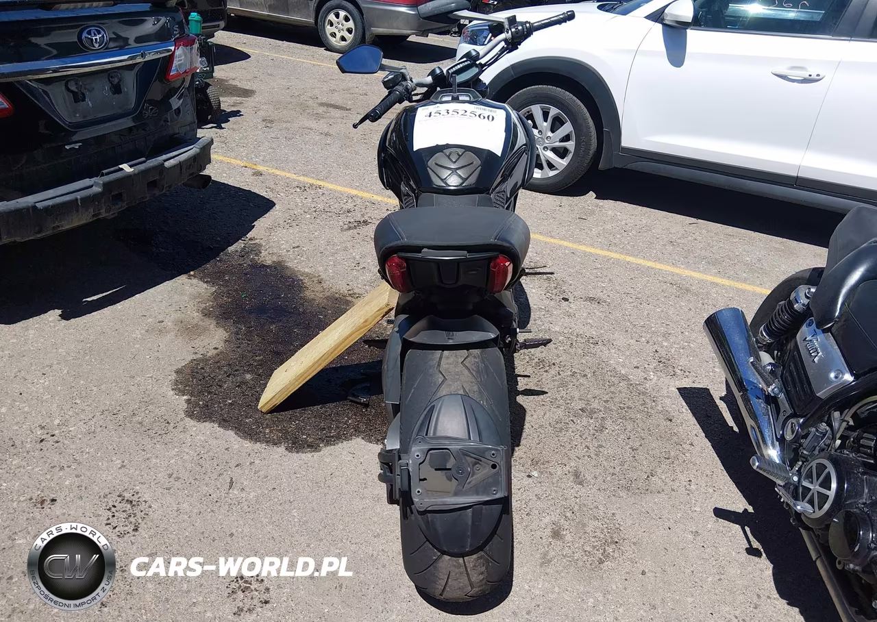 2012 Ducati Diavel VIN:ZDM13BLW0CB008698 - 6