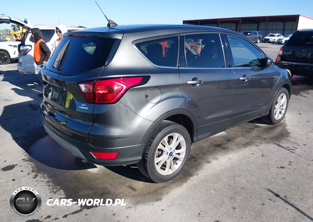 2019 Ford Escape Se VIN:1FMCU0GD6KUB02209 - 4