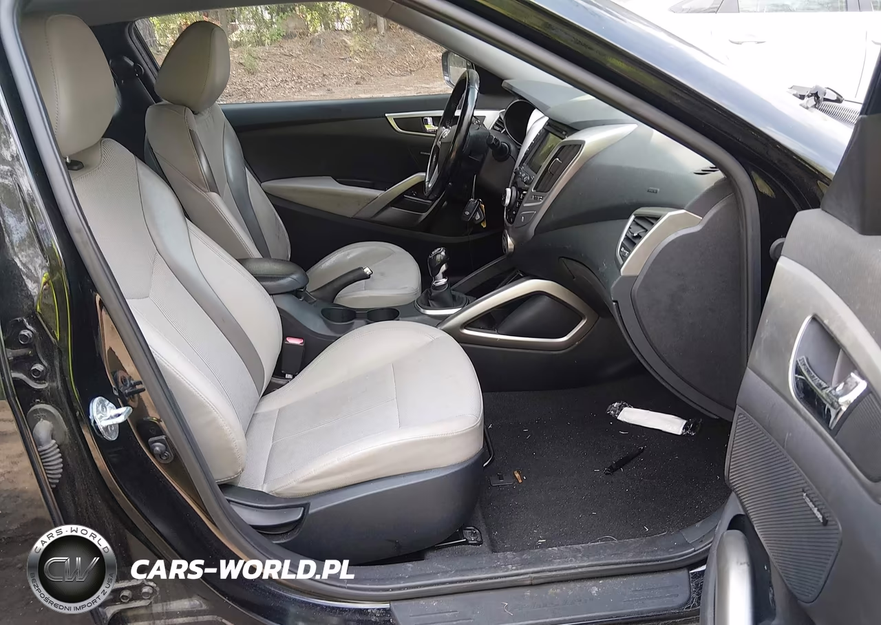 2013 Hyundai Veloster Base W-Gray VIN:KMHTC6AD6DU092637 - 5