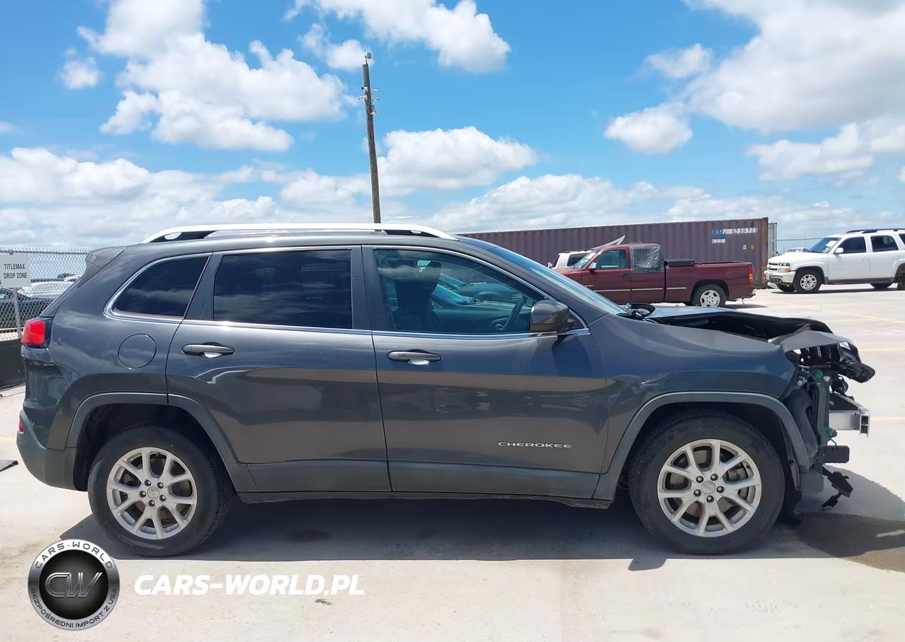 2016 Jeep Cherokee Latitude VIN:1C4PJLCS6GW114442 - 14