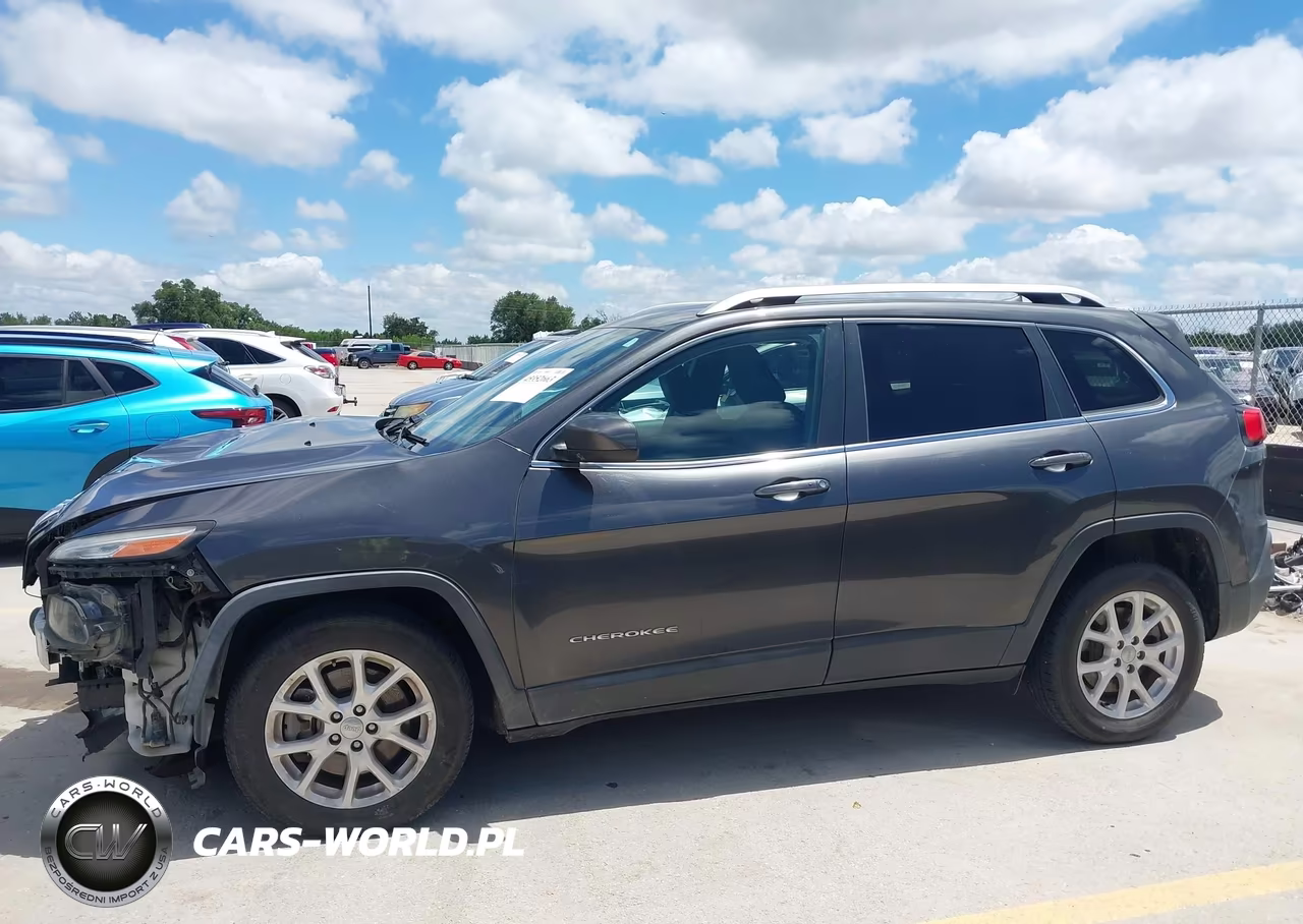 2016 Jeep Cherokee Latitude VIN:1C4PJLCS6GW114442 - 15