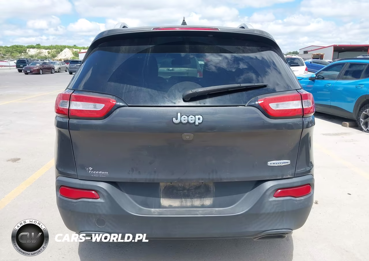 2016 Jeep Cherokee Latitude VIN:1C4PJLCS6GW114442 - 17