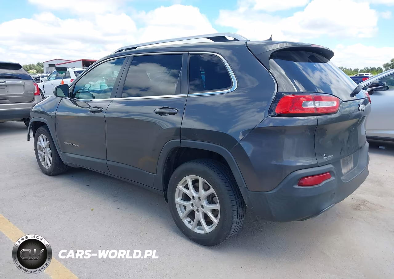 2016 Jeep Cherokee Latitude VIN:1C4PJLCS6GW114442 - 3