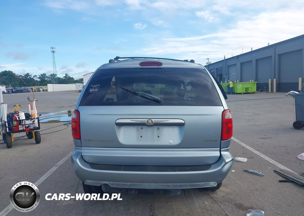 2005 Chrysler Town & Country Touring VIN:2C4GP54L75R425479 - 16