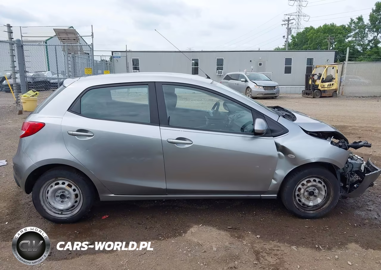 2013 Mazda Mazda2 Sport VIN:JM1DE1KYXD0156502 - 14
