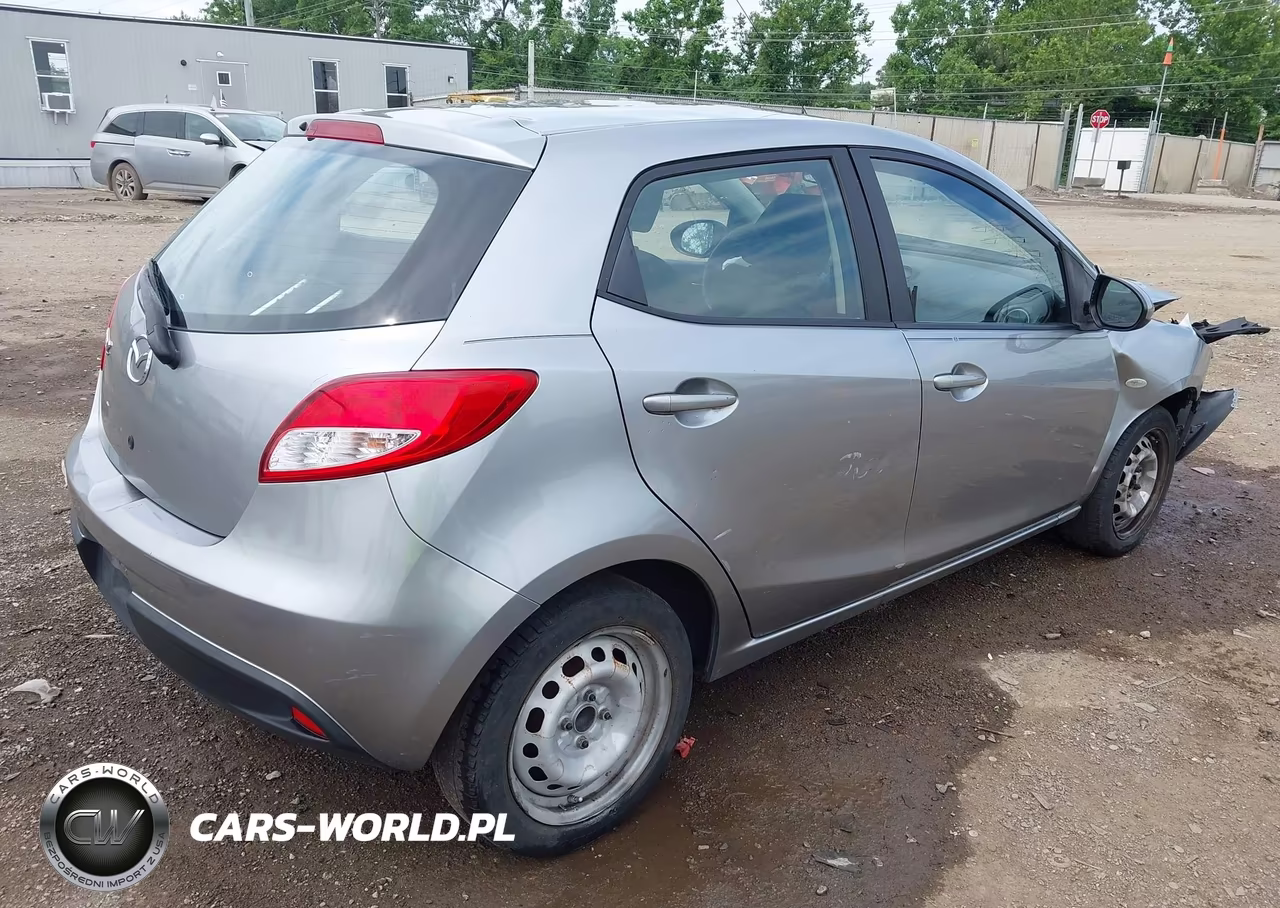 2013 Mazda Mazda2 Sport VIN:JM1DE1KYXD0156502 - 4