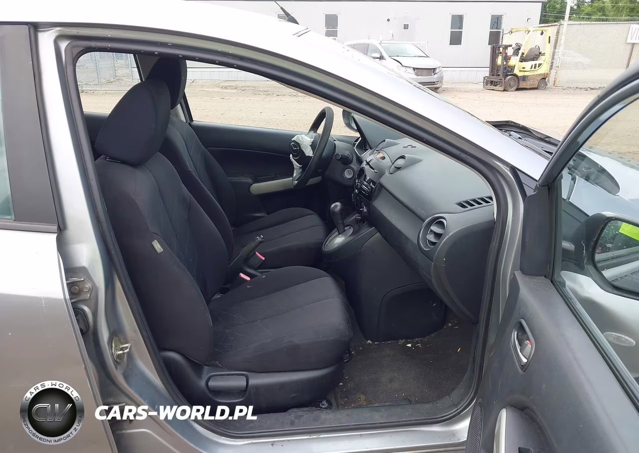 2013 Mazda Mazda2 Sport VIN:JM1DE1KYXD0156502 - 5