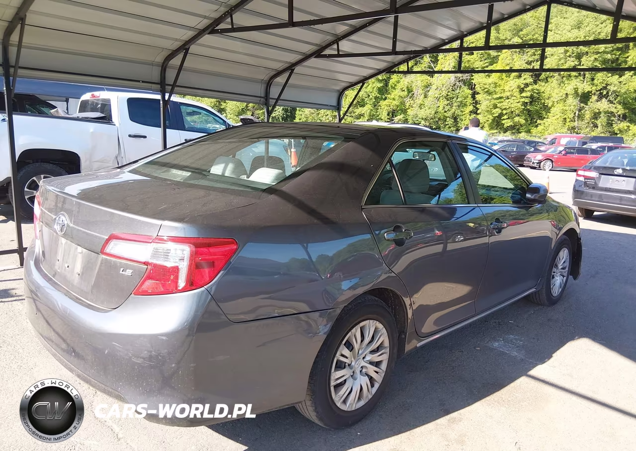2014 Toyota Camry Le VIN:4T1BF1FK1EU424997 - 4