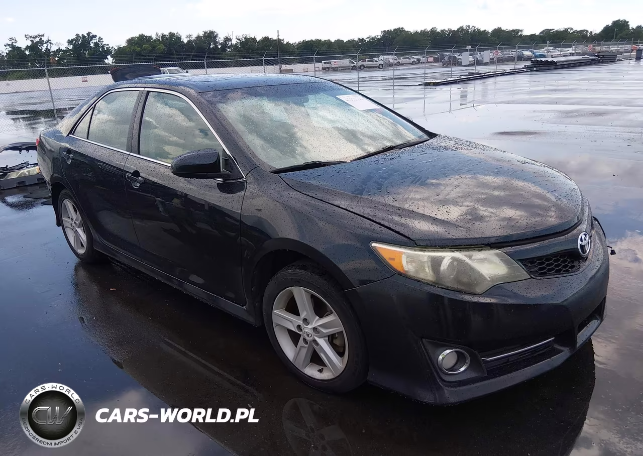 2012 Toyota Camry Se – zdjęcie 1 z 17