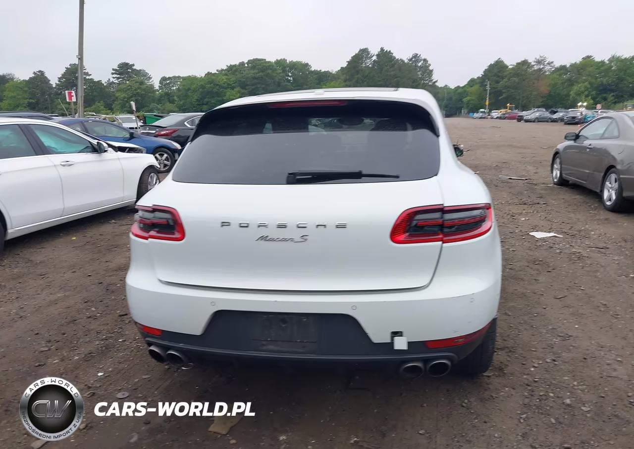 2018 Porsche Macan S VIN:WP1AB2A57JLB37262 - 16