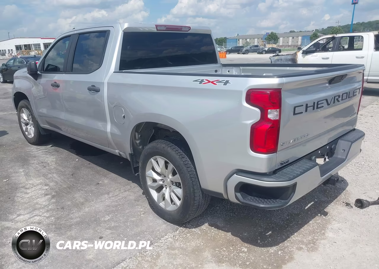 2021 Chevrolet Silverado 1500 4Wd Short Bed Custom VIN:3GCPYBEK7MG239415 - 3