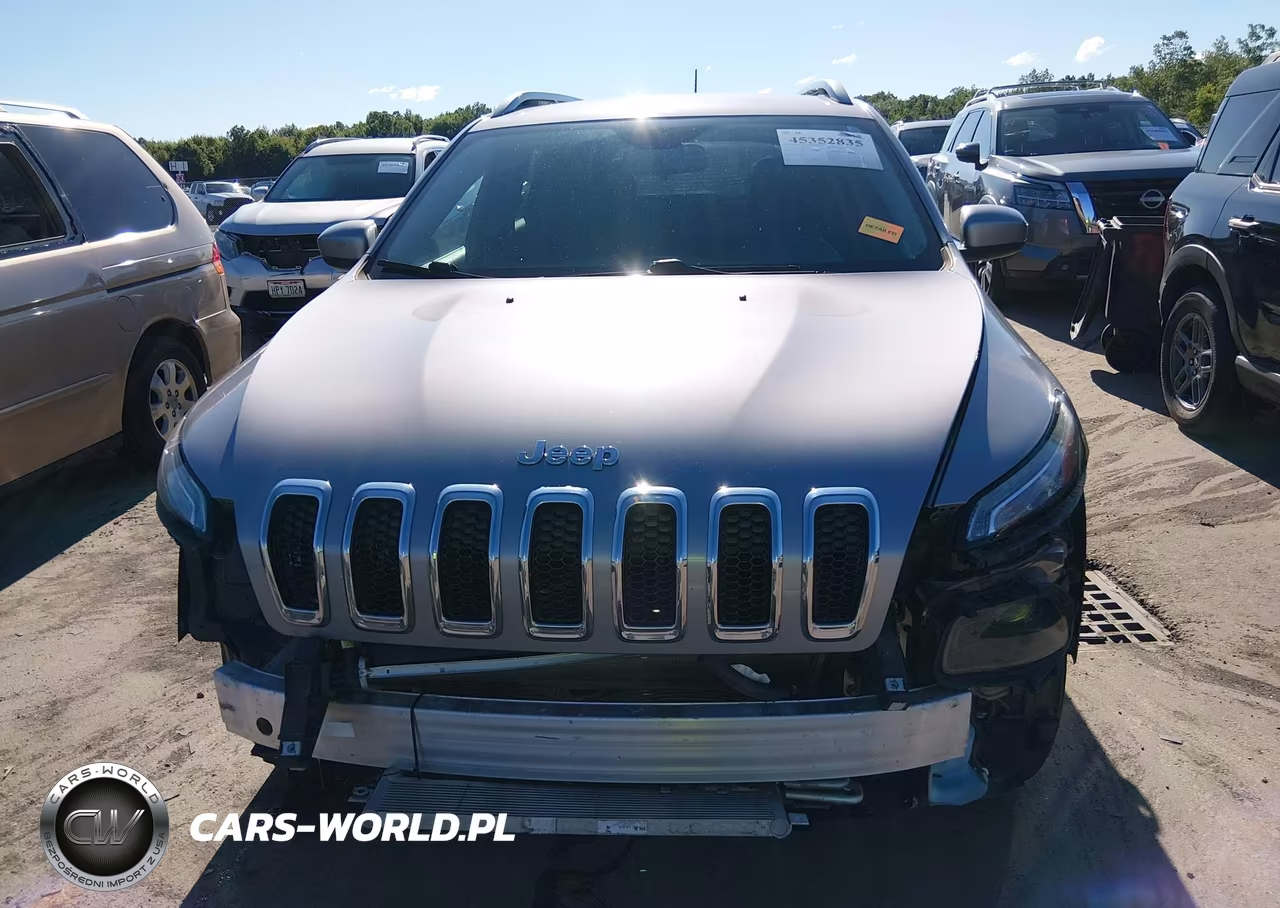 2018 Jeep Cherokee Latitude 4X4 VIN:1C4PJMCB8JD515158 - 13